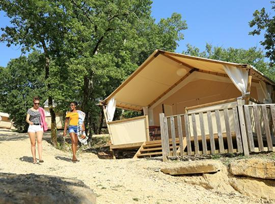 Hotel Camping Les Reflets Du Quercy Crayssac Exteriér fotografie