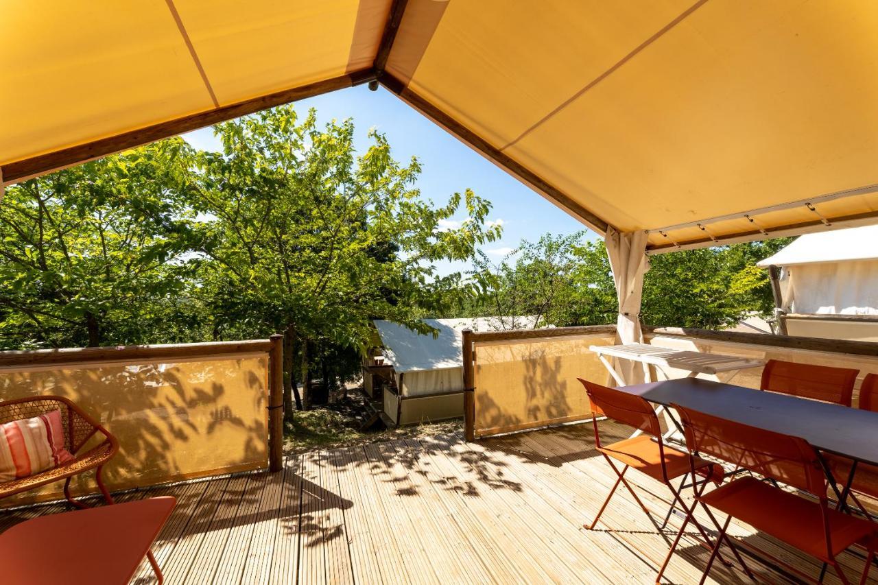 Hotel Camping Les Reflets Du Quercy Crayssac Exteriér fotografie